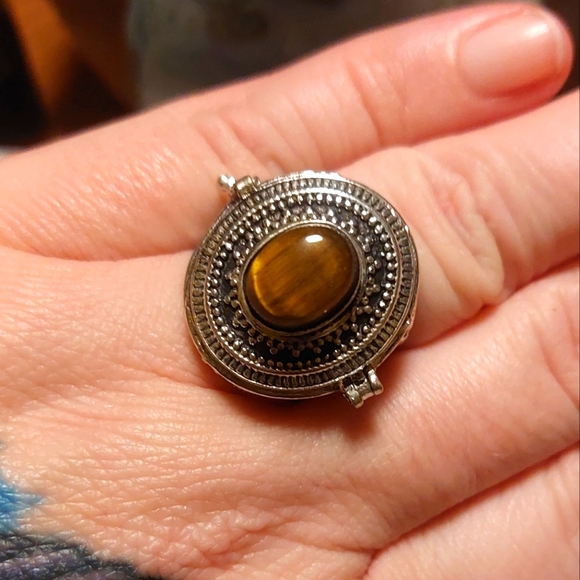 Jewelry - Vintage Style Tiger Eye Poison Ring
